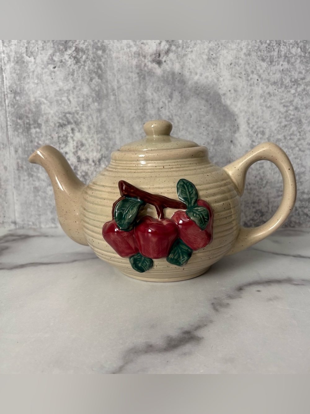 Vintage 1997 Treasure Heart Treasures Apple Ceramic Teapot